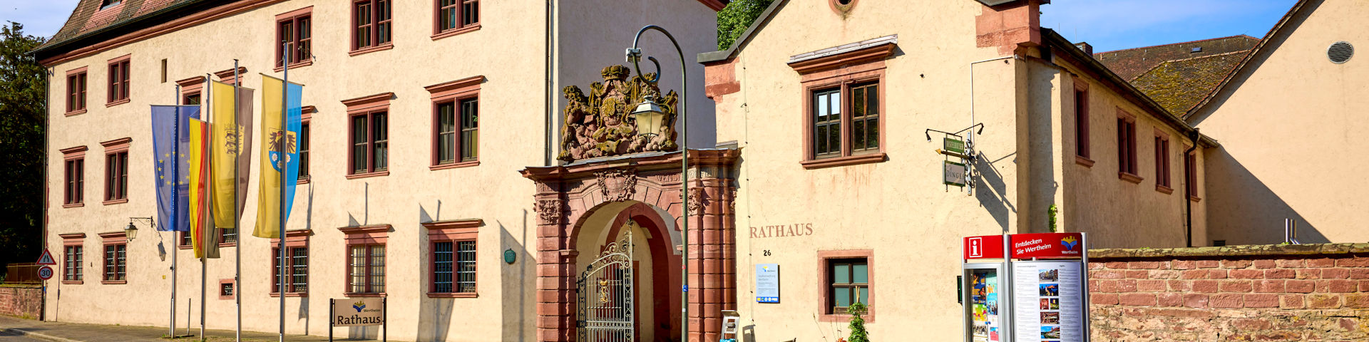 Ansicht des Wertheimer Rathauses aus Blickrichtung Mühlenstraße