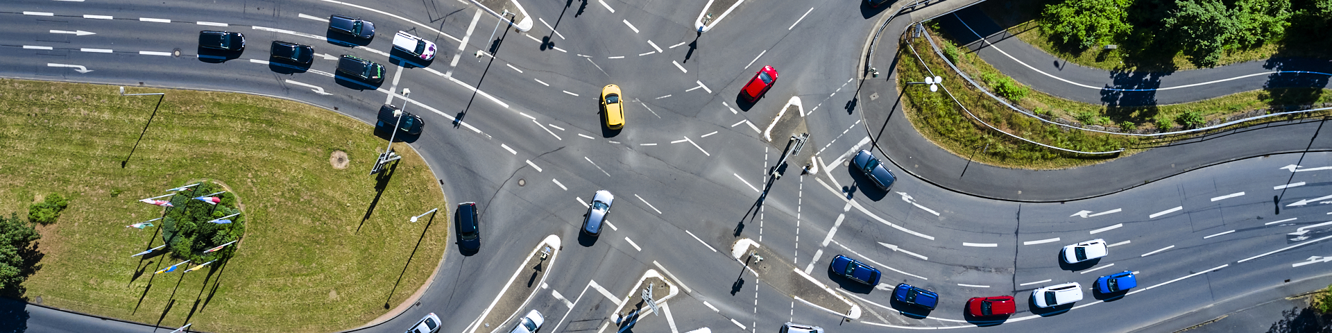 Luftaufnahme der großen Kreuzung an der Odenwaldbrücke